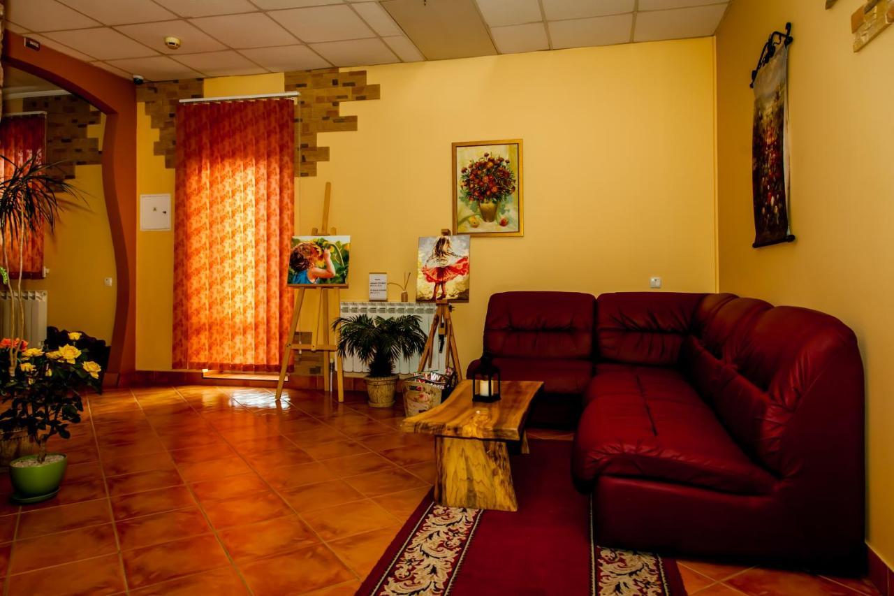 Sn Hotel Starokostyantyniv Exterior photo