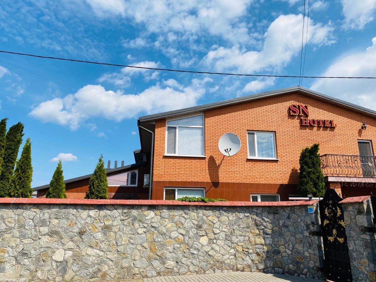 Sn Hotel Starokostyantyniv Exterior photo