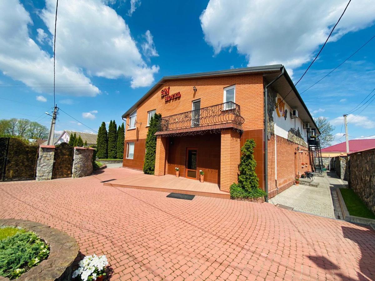 Sn Hotel Starokostyantyniv Exterior photo