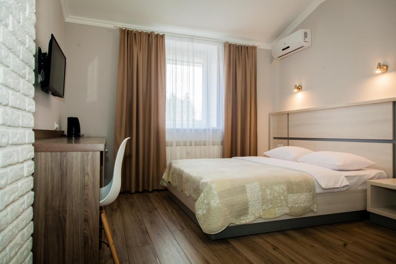 Sn Hotel Starokostyantyniv Exterior photo