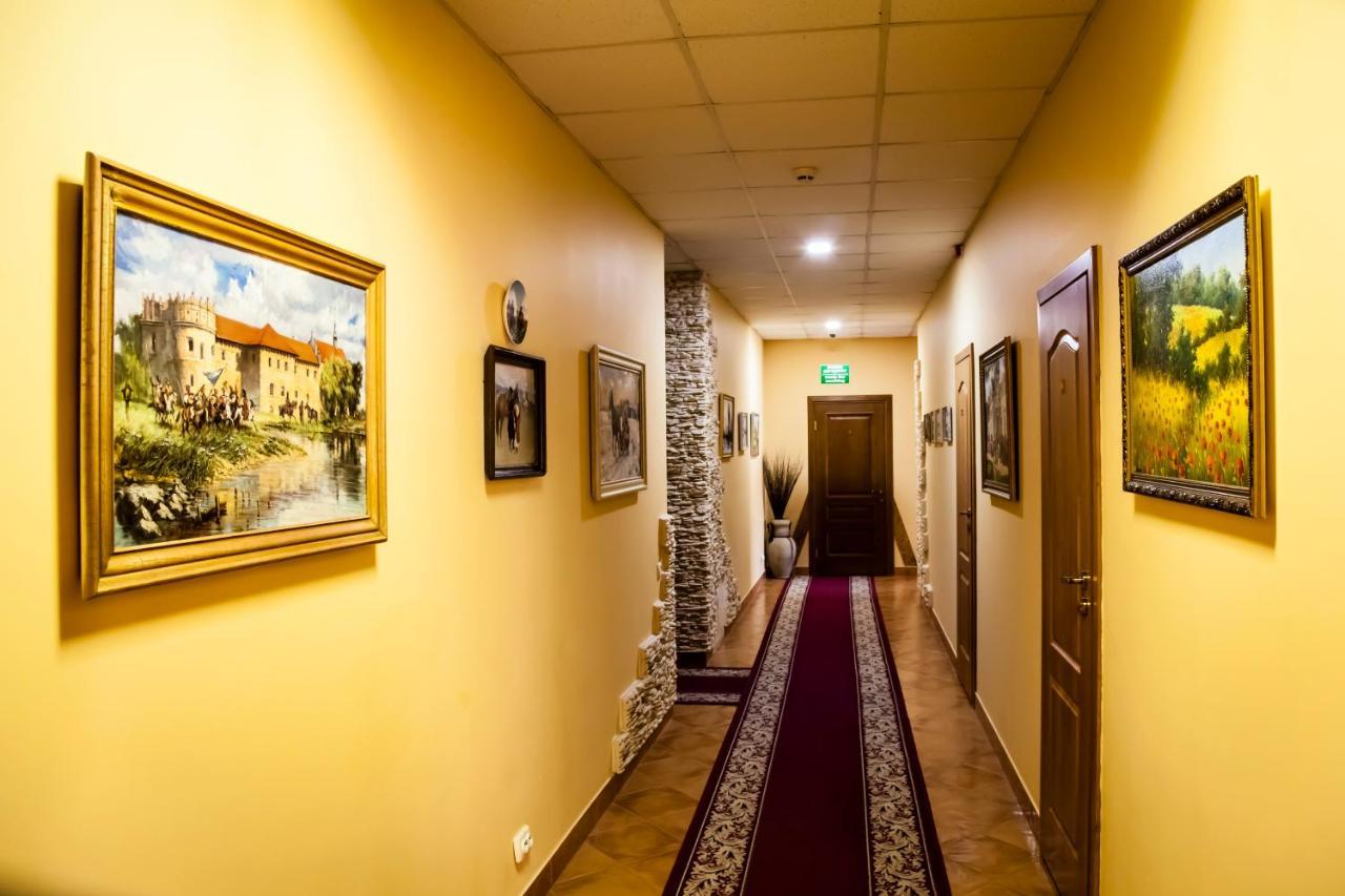 Sn Hotel Starokostyantyniv Exterior photo