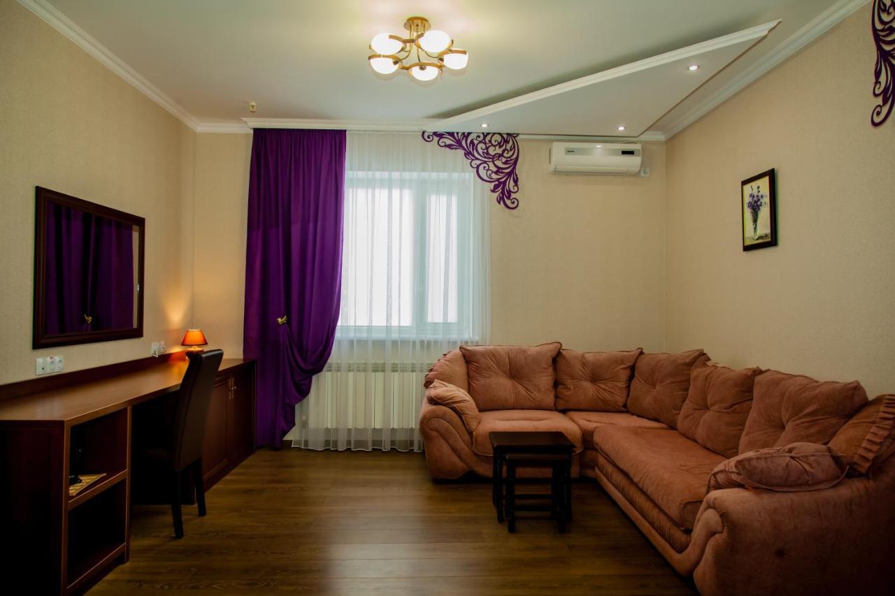 Sn Hotel Starokostyantyniv Exterior photo