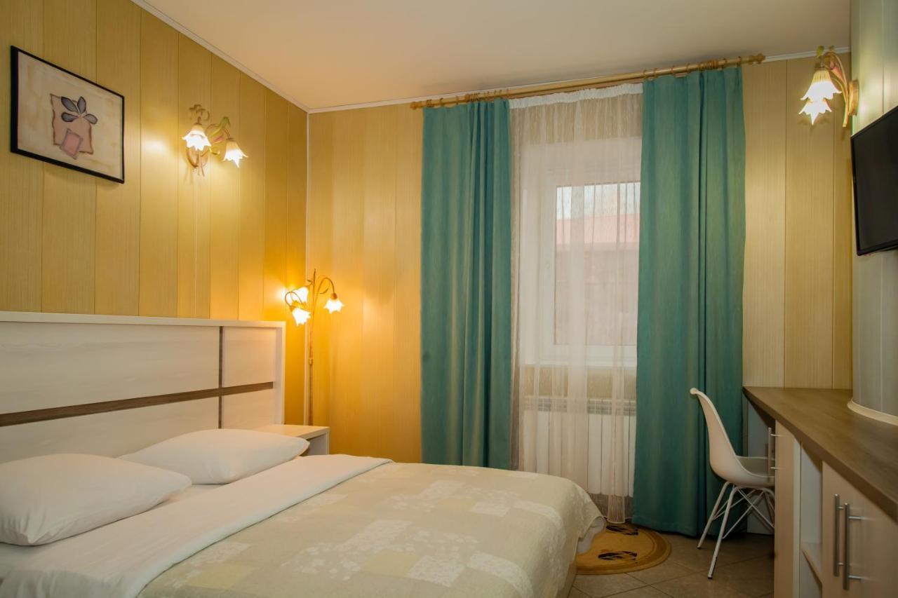 Sn Hotel Starokostyantyniv Exterior photo
