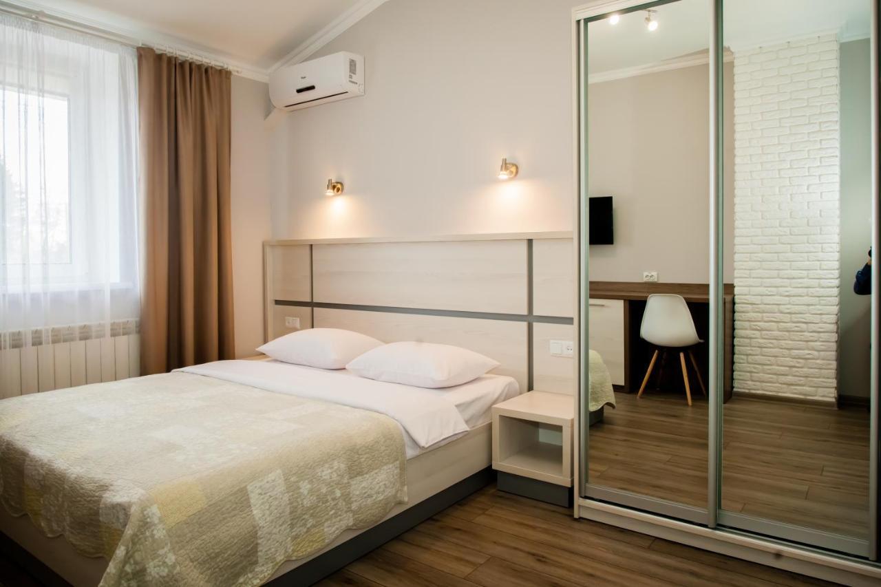 Sn Hotel Starokostyantyniv Exterior photo